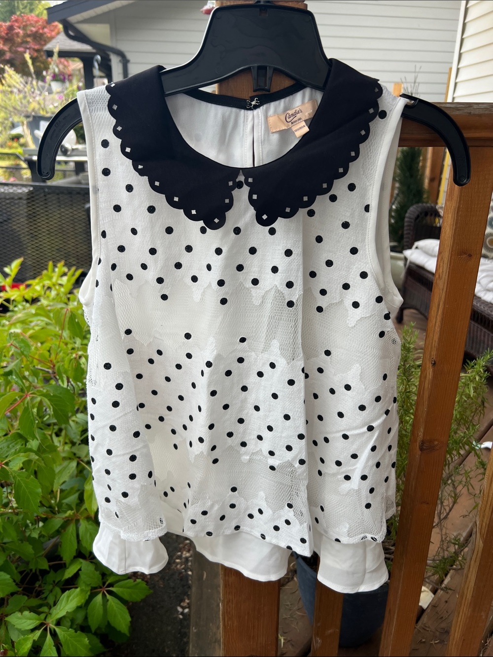Candie's Polka Dot Sleeveless Blouse Laser Cut Peter Pan Collar